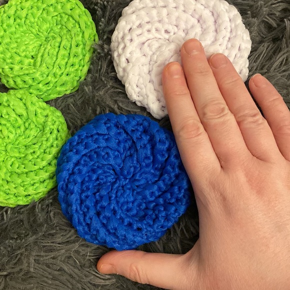 Crocheted Tulle Scrubbies - Picture 3 of 6